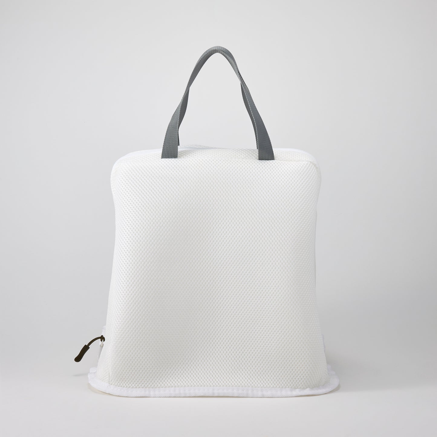 自立する、丸ごと洗えるランドリーバッグ